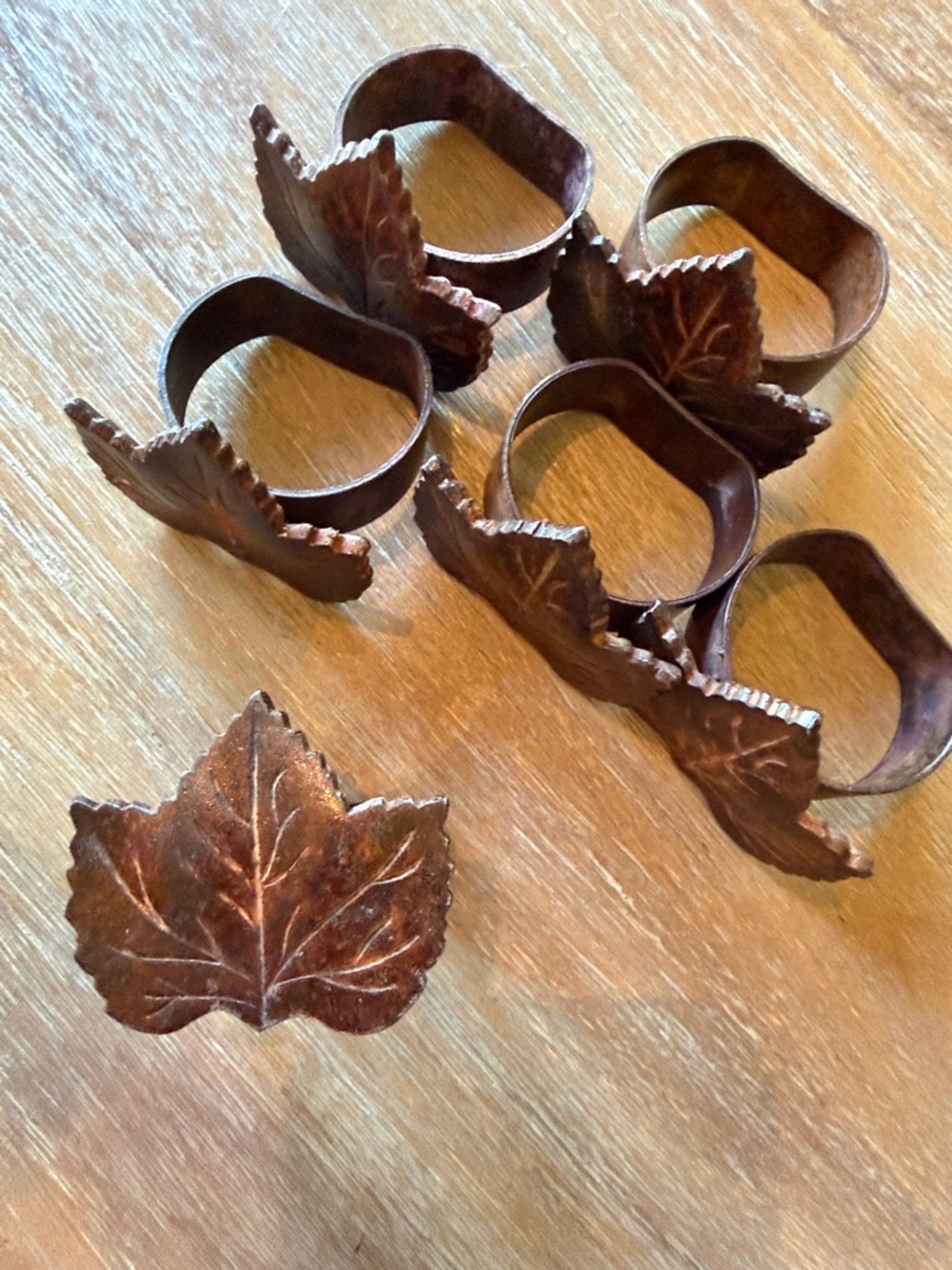 Pottery Barn Dark Brown Leaf Napkin Rings (Set of 6)